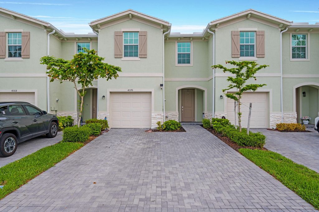 4370 Pond Lily Lane, Lake Worth, FL 33467