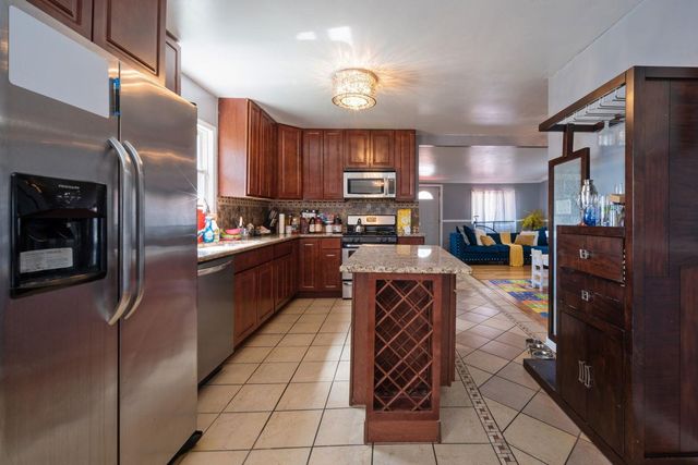 10736 S Church Street, Chicago, IL 60643