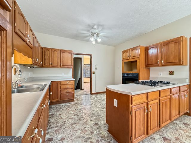 1100 Highway 54, Moreland, GA 30259