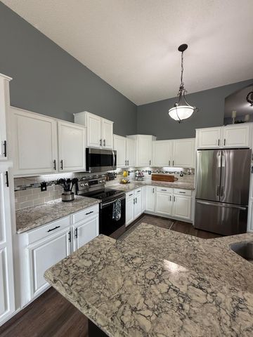 15685 Chestnut Way, Rosemount, MN 55068