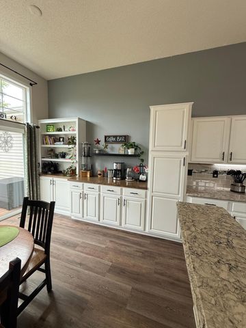 15685 Chestnut Way, Rosemount, MN 55068