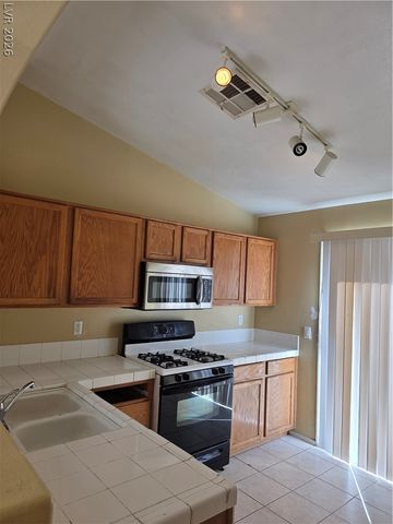 9829 Ridge Creek Place, Las Vegas, NV 89134