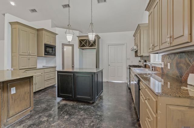 14105 Bert Allen Rd, Gonzales, LA 70737