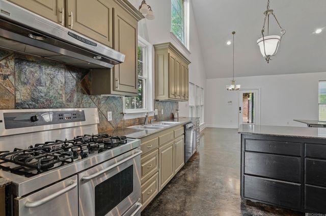 14105 Bert Allen Rd, Gonzales, LA 70737