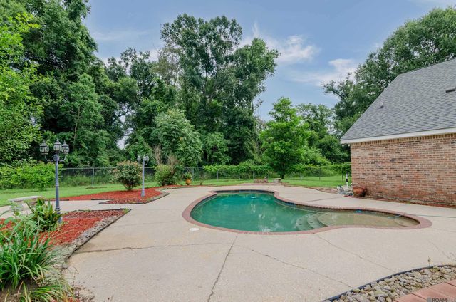 14105 Bert Allen Rd, Gonzales, LA 70737