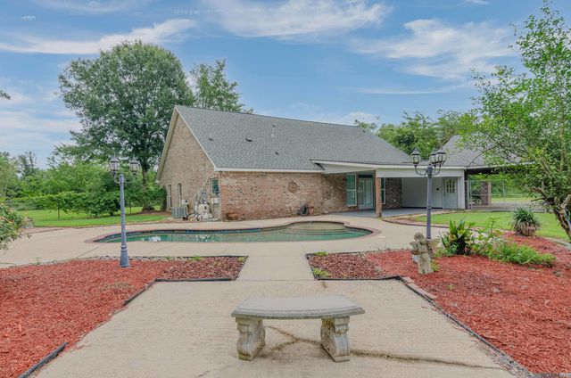 14105 Bert Allen Rd, Gonzales, LA 70737