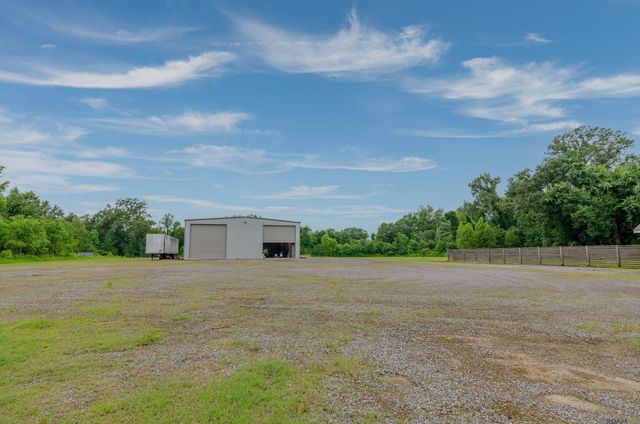 14105 Bert Allen Rd, Gonzales, LA 70737