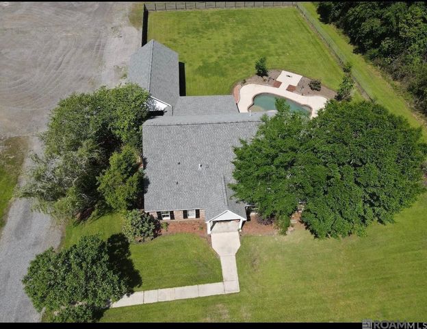 14105 Bert Allen Rd, Gonzales, LA 70737