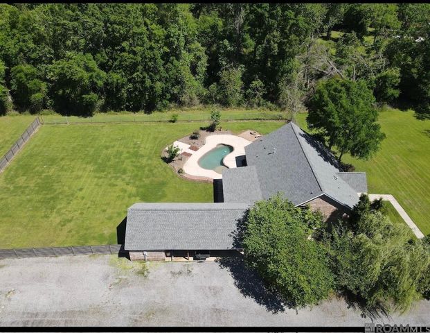 14105 Bert Allen Rd, Gonzales, LA 70737
