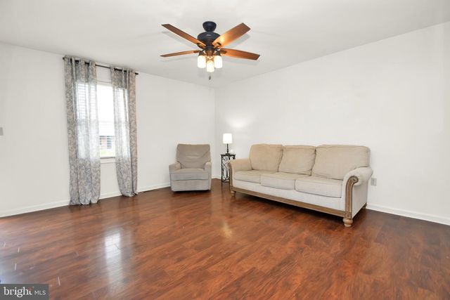 34 LARCH DR, Shippensburg, PA 17257