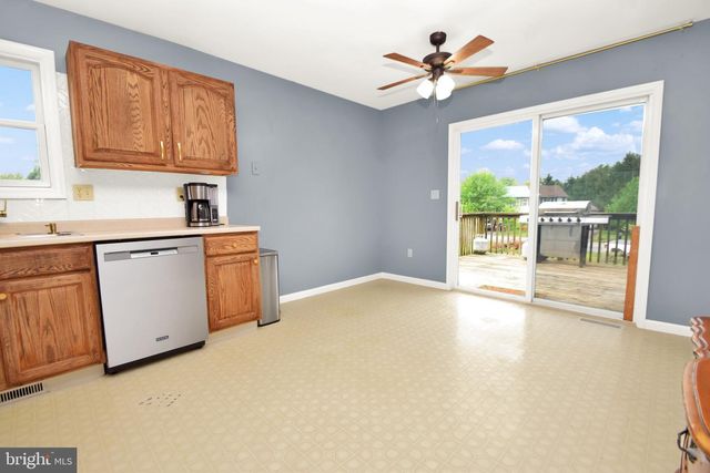 34 LARCH DR, Shippensburg, PA 17257