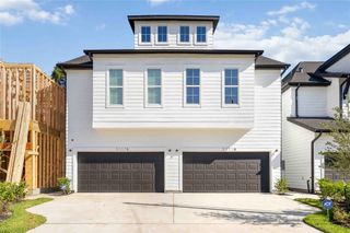 5117 Briscoe St B, Houston, TX 77033
