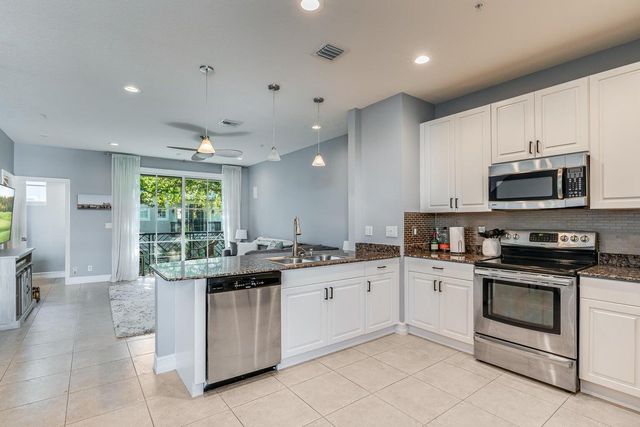 75 Atlantic Grove Way, Delray Beach, FL 33444