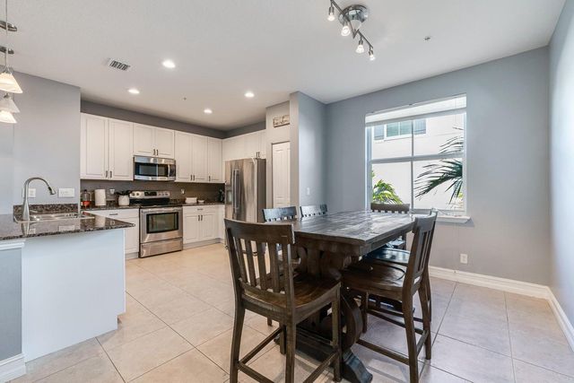 75 Atlantic Grove Way, Delray Beach, FL 33444