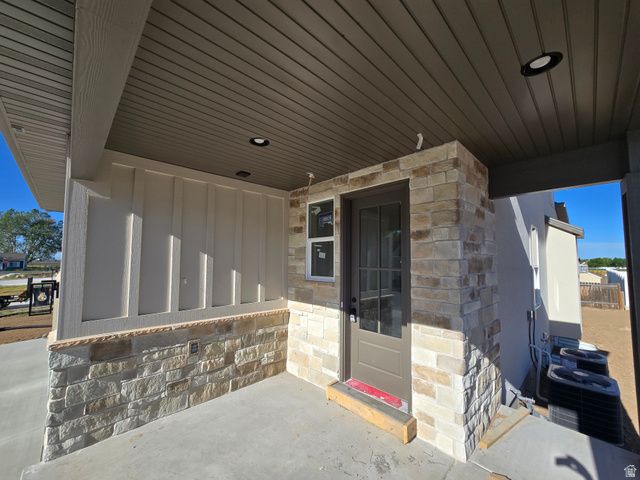 361 N 2600 W, West Point, UT 84015