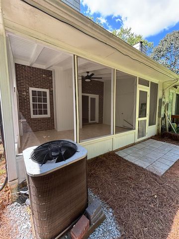 21 Summercreek Drive, Spartanburg, SC 29307