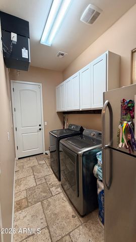1518 E HAZEL Drive, Phoenix, AZ 85042