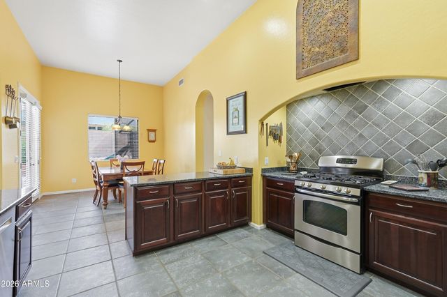 6964 E GRANDVIEW Street, Mesa, AZ 85207