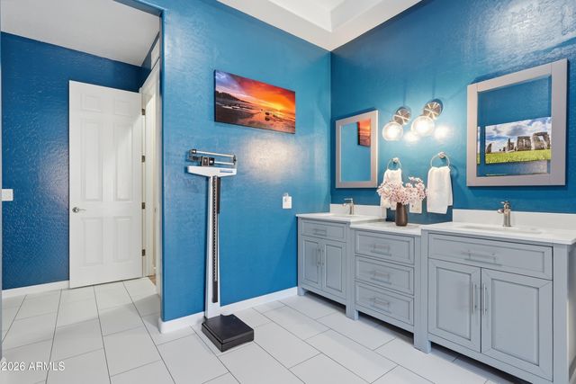 6964 E GRANDVIEW Street, Mesa, AZ 85207