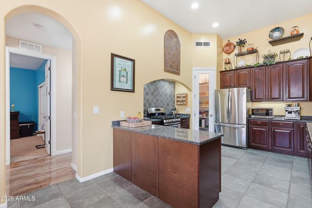 6964 E GRANDVIEW Street, Mesa, AZ 85207