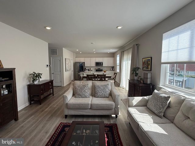 13 OUTSAIL AVE, Barnegat, NJ 08005