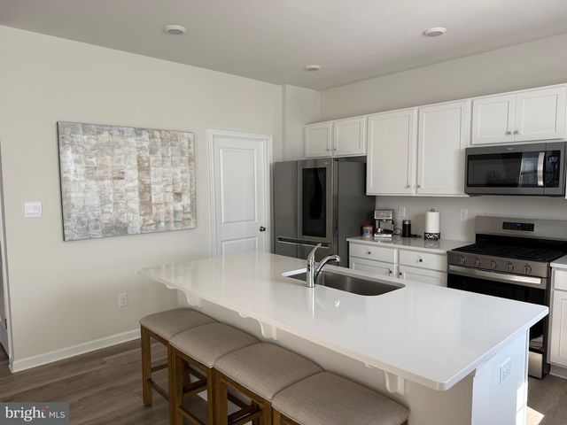 13 OUTSAIL AVE, Barnegat, NJ 08005