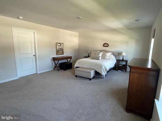 13 OUTSAIL AVE, Barnegat, NJ 08005