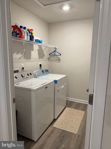 13 OUTSAIL AVE, Barnegat, NJ 08005