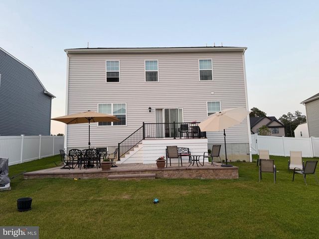 13 OUTSAIL AVE, Barnegat, NJ 08005