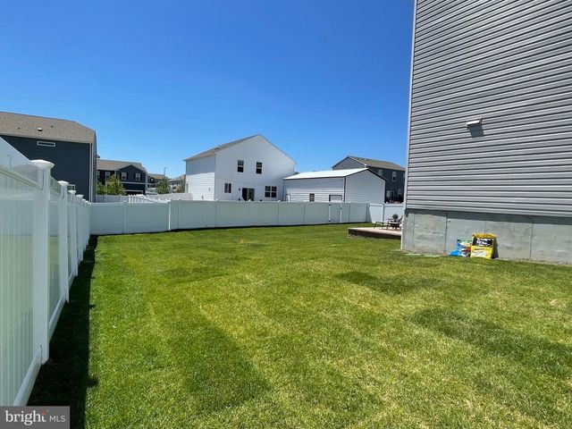 13 OUTSAIL AVE, Barnegat, NJ 08005