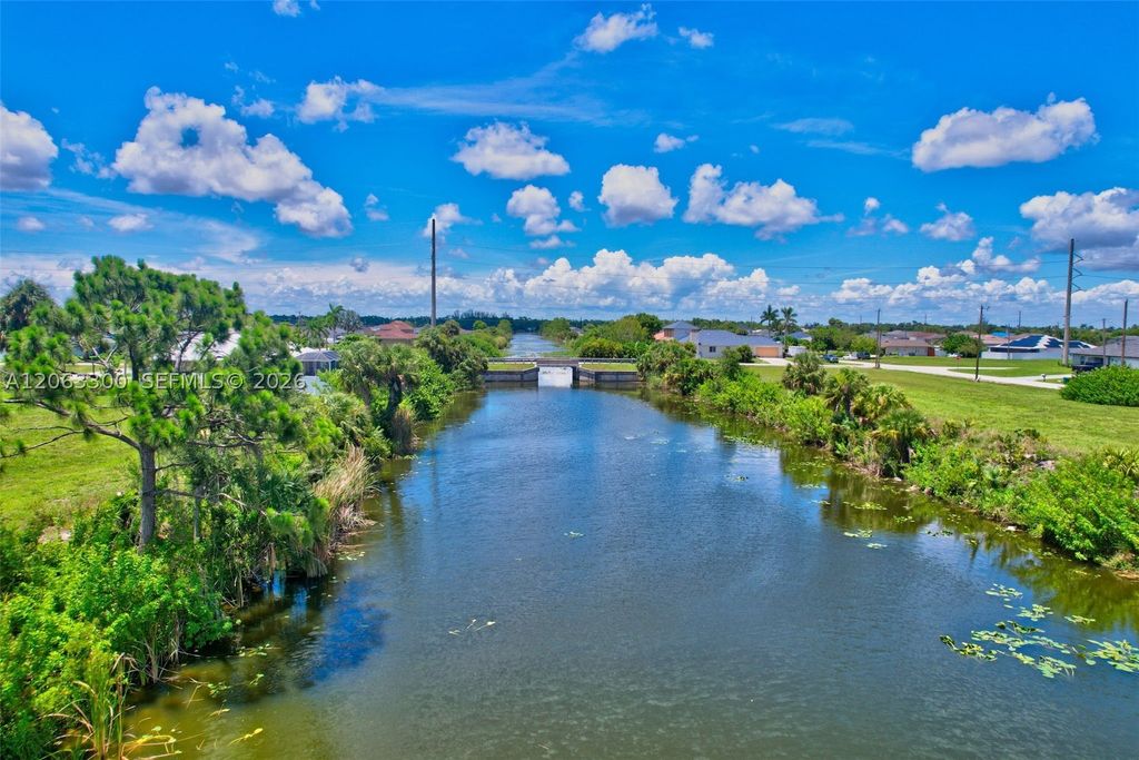 2625 NE 5th, Cape Coral, FL 33909