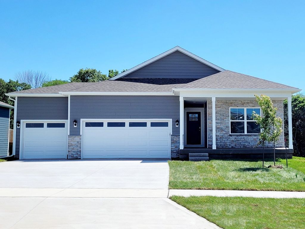 3656 Rueben Drive, Marion, IA 52302