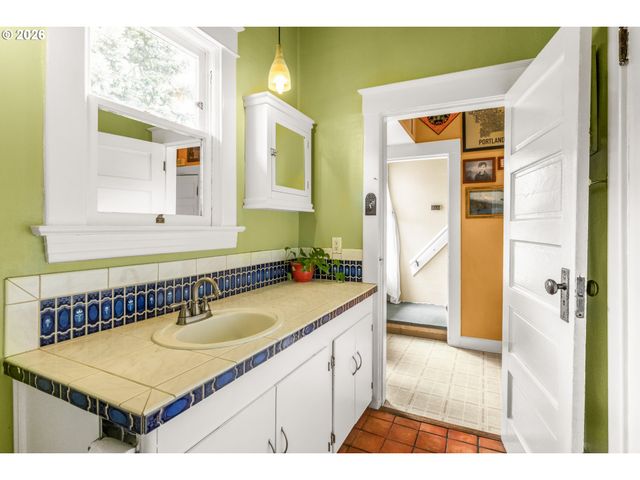 4324 Se 66TH Ave, Portland, OR 97206