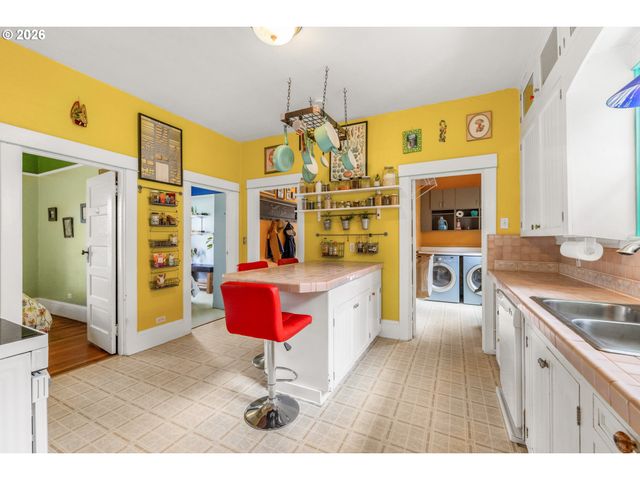 4324 Se 66TH Ave, Portland, OR 97206