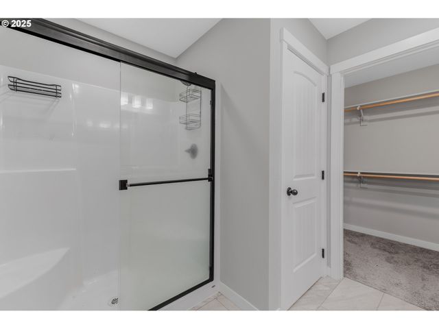 293 E WAYNO Way, Newberg, OR 97132