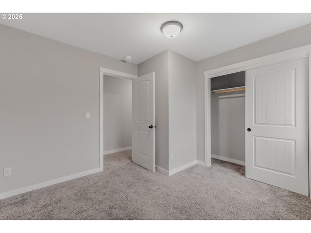 293 E WAYNO Way, Newberg, OR 97132