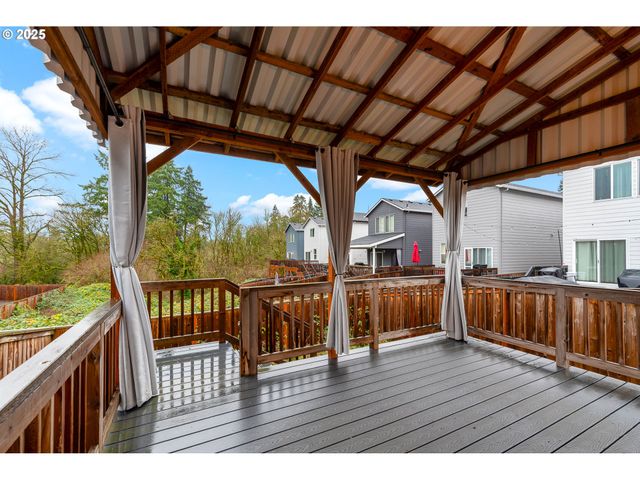 293 E WAYNO Way, Newberg, OR 97132