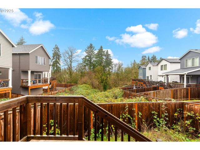 293 E WAYNO Way, Newberg, OR 97132