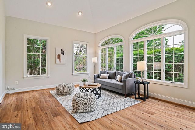 1706 BROADFIELD LN, Vienna, VA 22182