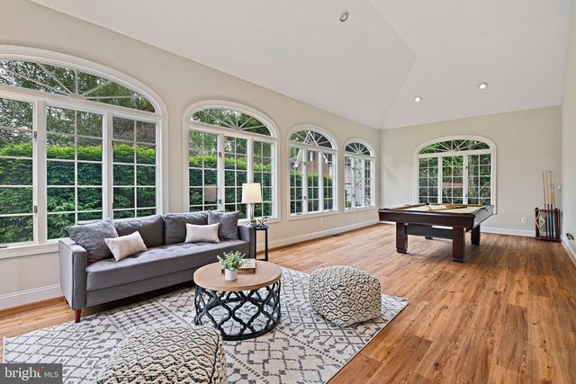 1706 BROADFIELD LN, Vienna, VA 22182