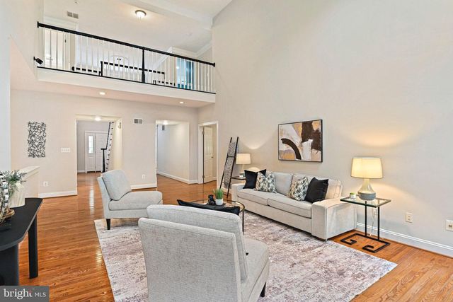 1706 BROADFIELD LN, Vienna, VA 22182