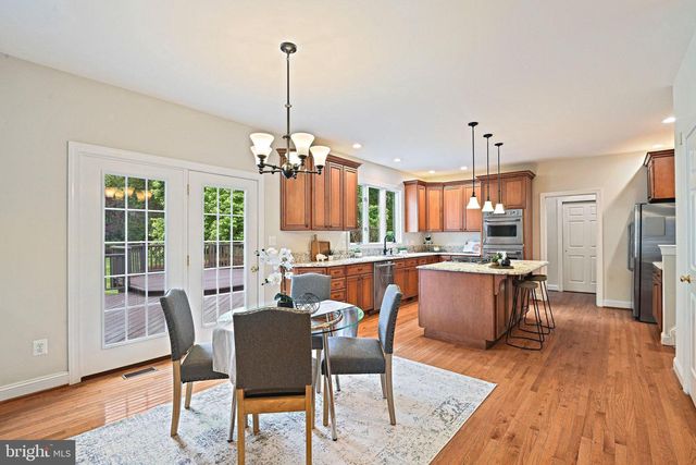 1706 BROADFIELD LN, Vienna, VA 22182