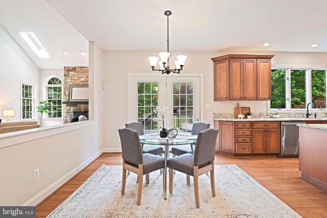 1706 BROADFIELD LN, Vienna, VA 22182