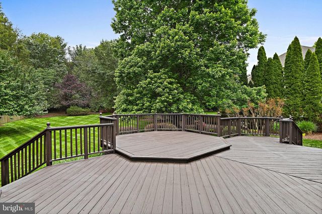 1706 BROADFIELD LN, Vienna, VA 22182