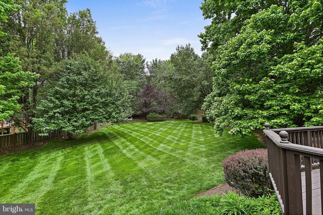 1706 BROADFIELD LN, Vienna, VA 22182