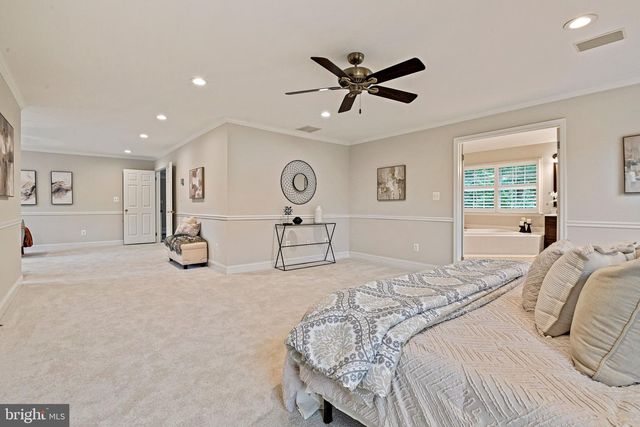 1706 BROADFIELD LN, Vienna, VA 22182
