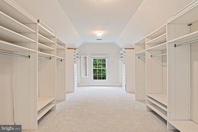 1706 BROADFIELD LN, Vienna, VA 22182