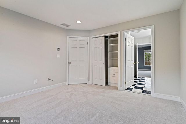 1706 BROADFIELD LN, Vienna, VA 22182