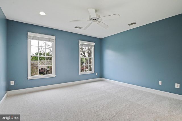 1706 BROADFIELD LN, Vienna, VA 22182