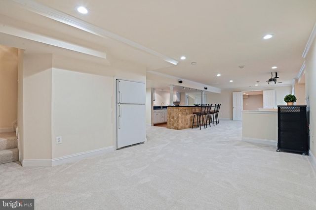 1706 BROADFIELD LN, Vienna, VA 22182